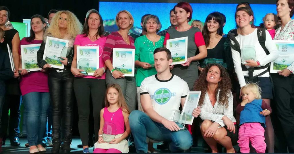 Az Ozone Tv Zöld díjának átvételekor 2017-ben. / Fotó: hulladekvadasz.hu